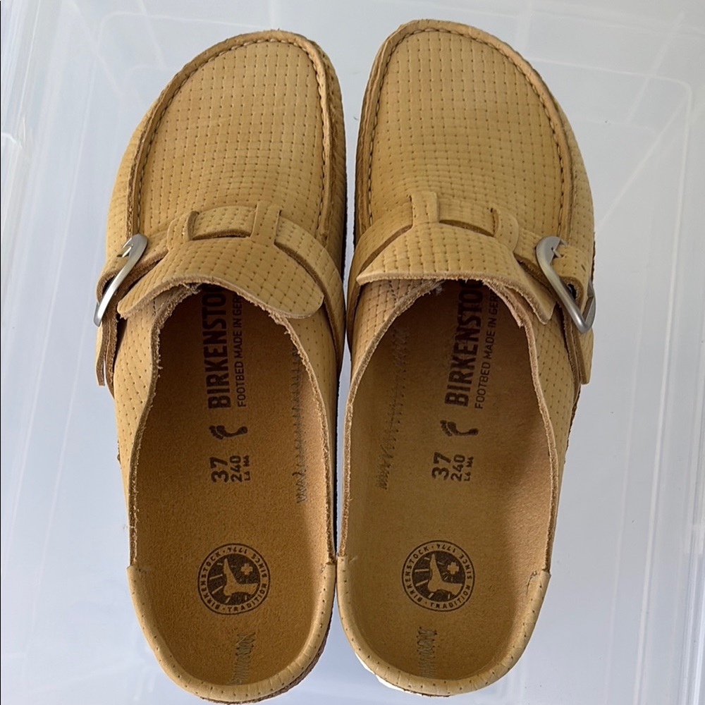 Birkenstock Light Tan Buckley Size 6